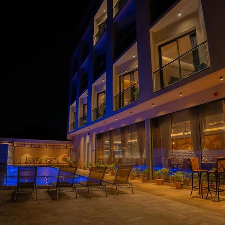 Hotel Pride Elite, Daman Extérieur photo