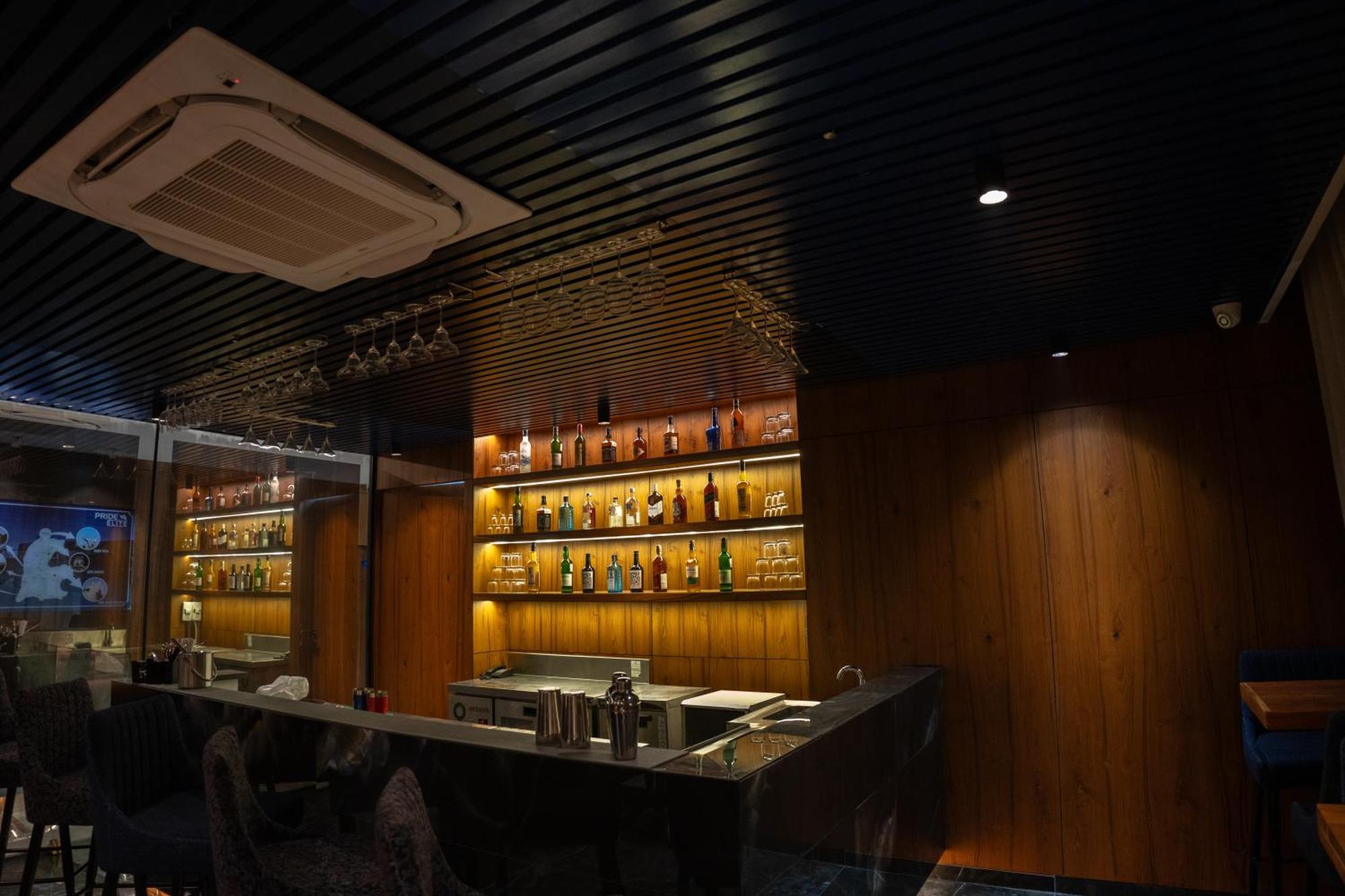 Hotel Pride Elite, Daman Extérieur photo