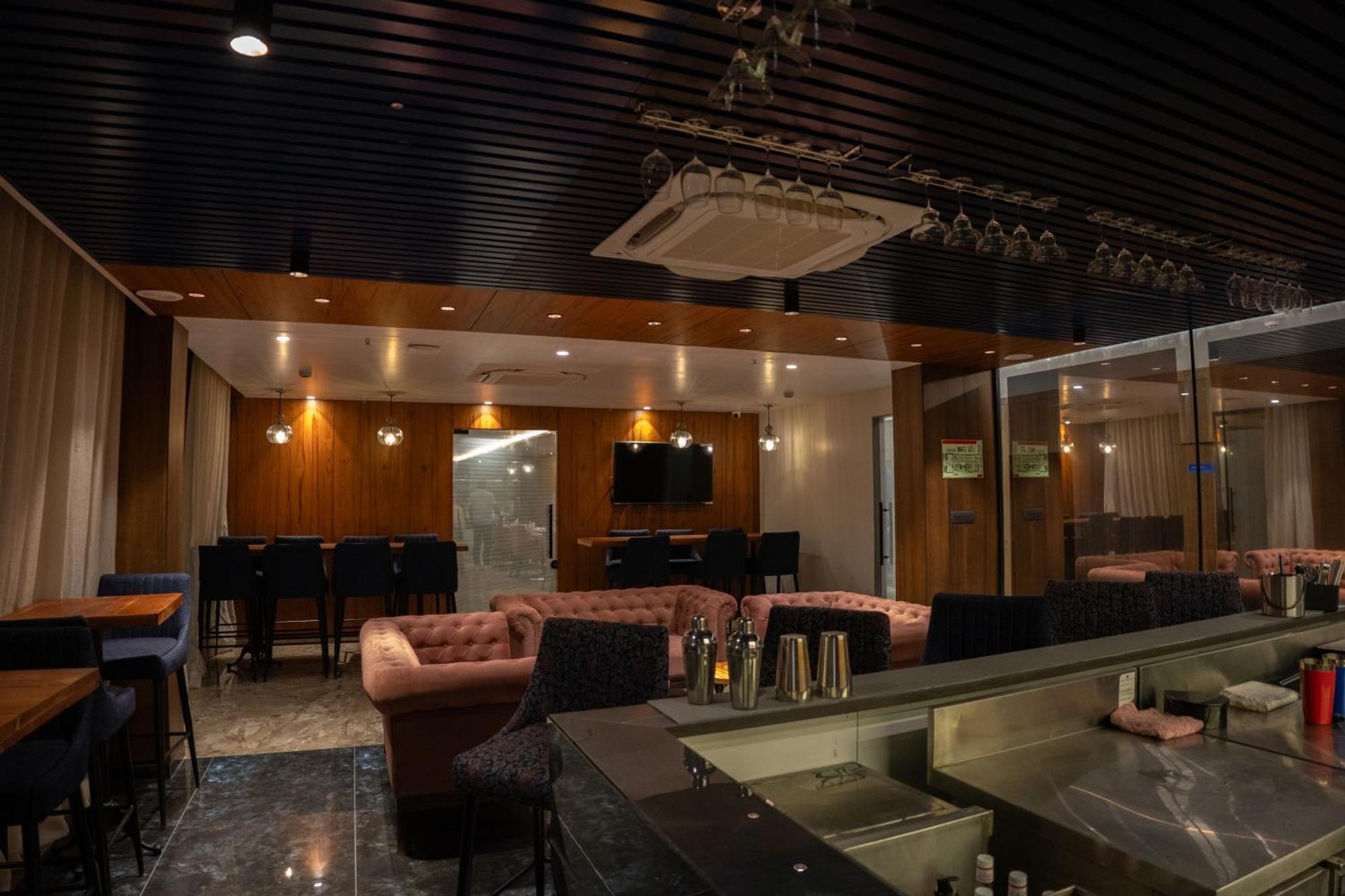 Hotel Pride Elite, Daman Extérieur photo