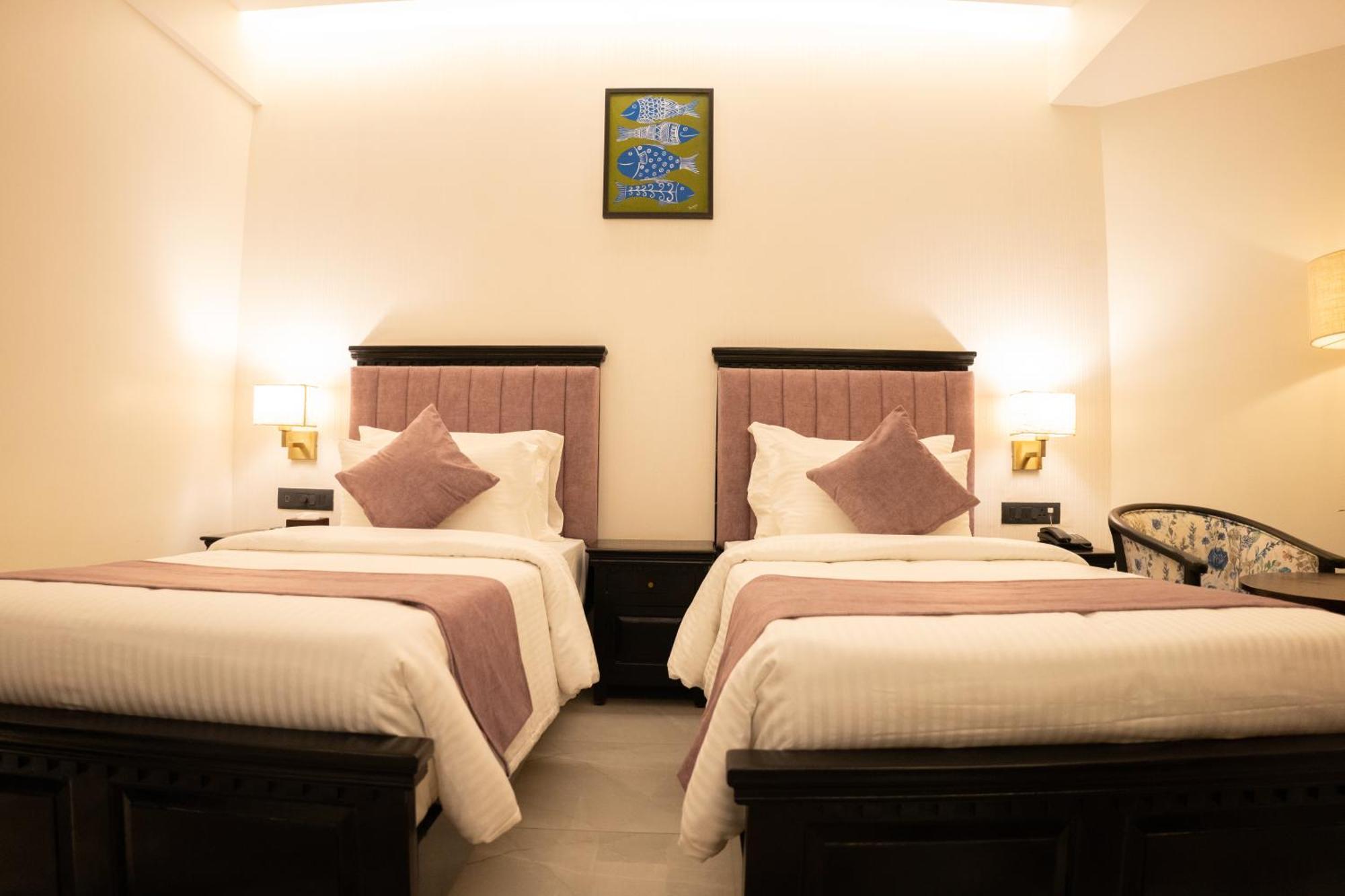 Hotel Pride Elite, Daman Extérieur photo