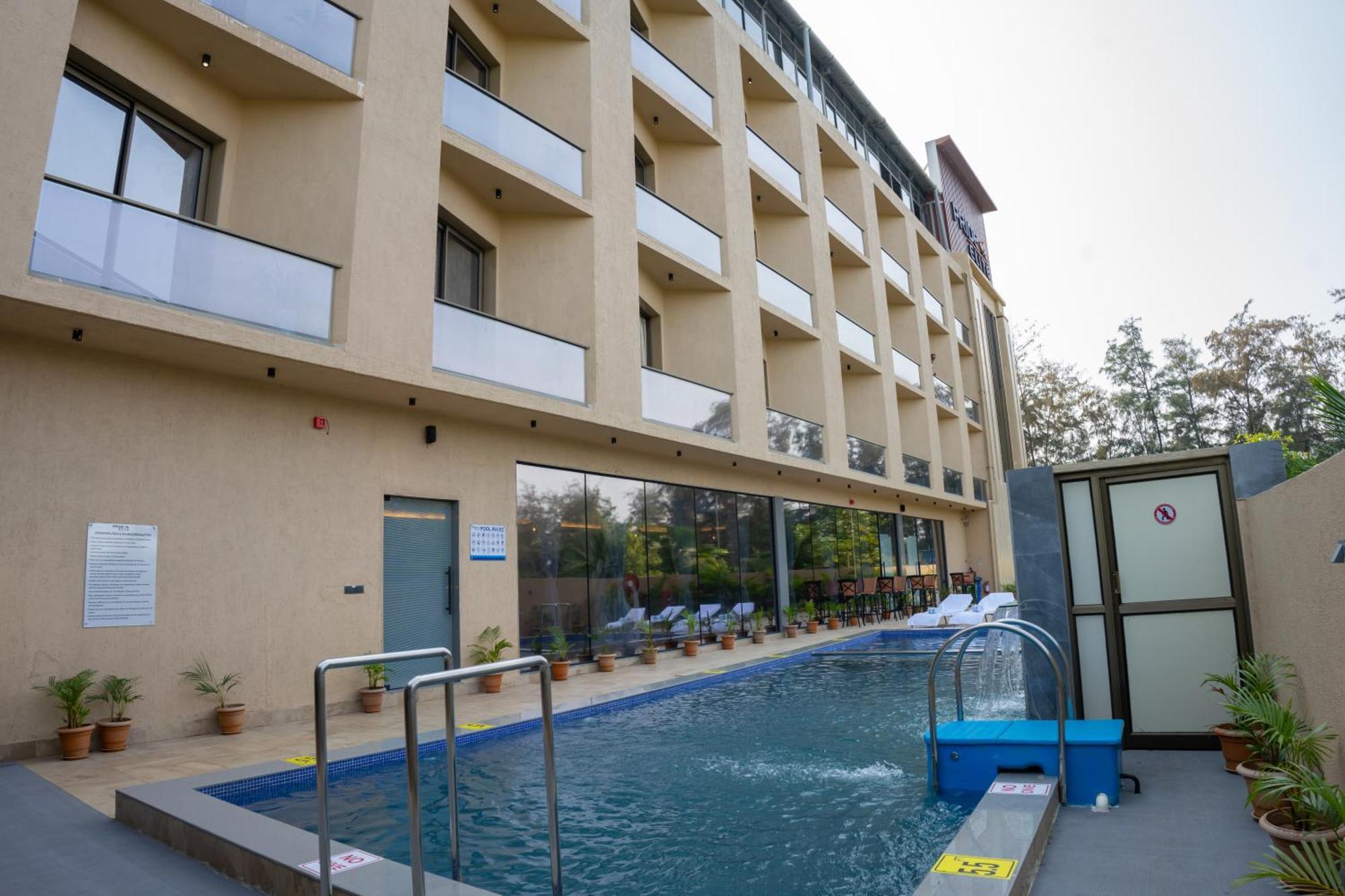 Hotel Pride Elite, Daman Extérieur photo