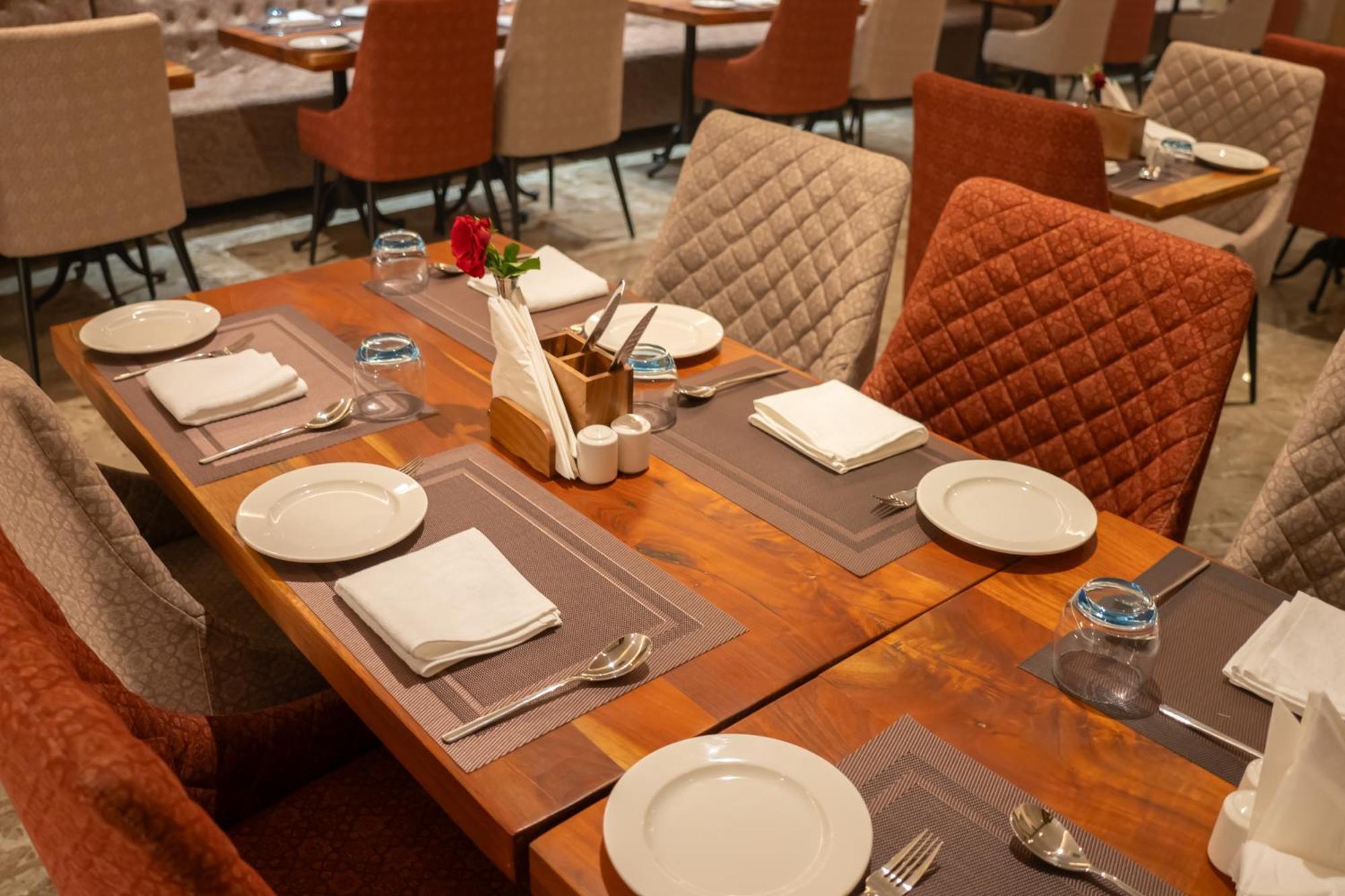 Hotel Pride Elite, Daman Extérieur photo