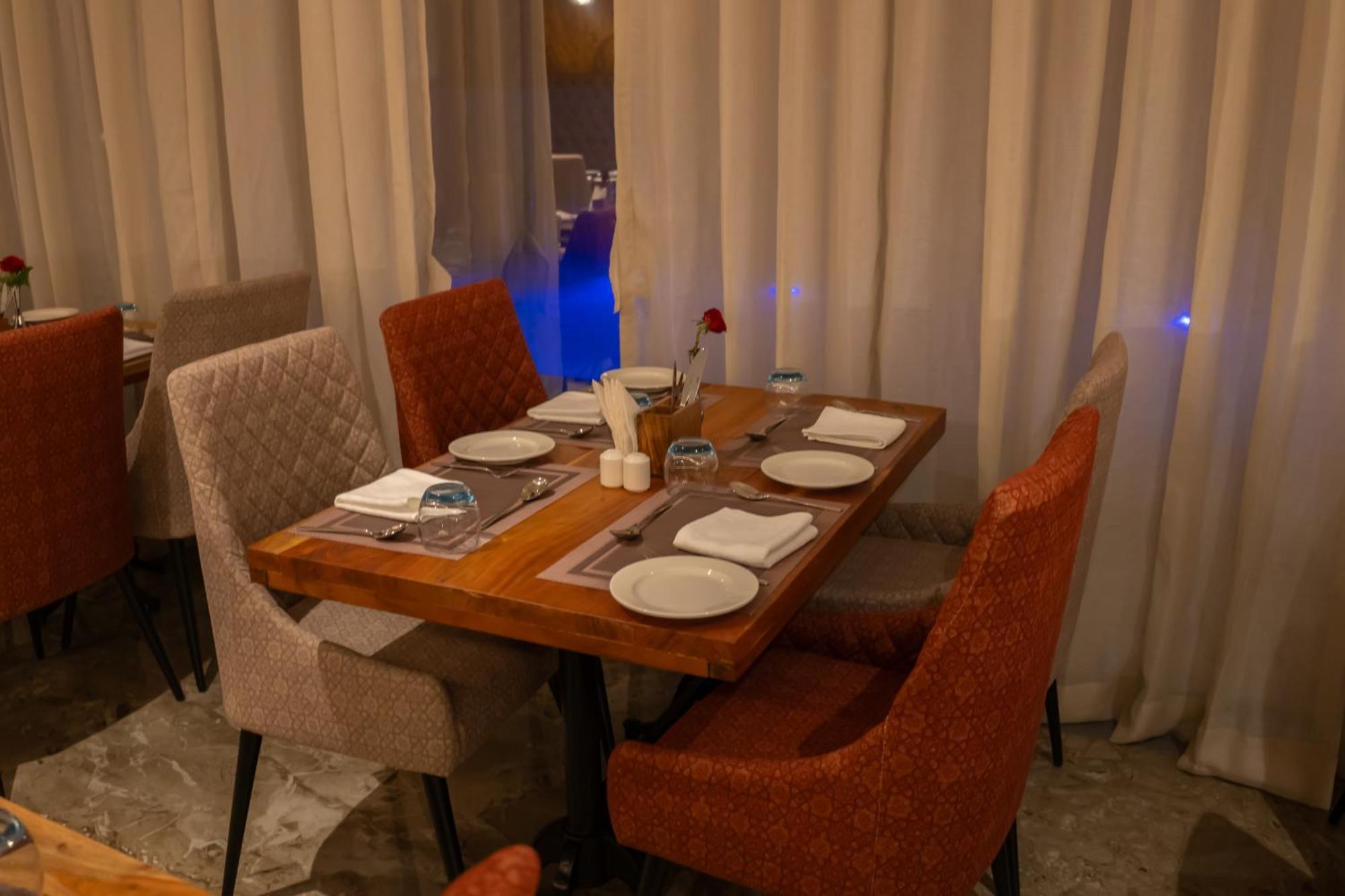 Hotel Pride Elite, Daman Extérieur photo
