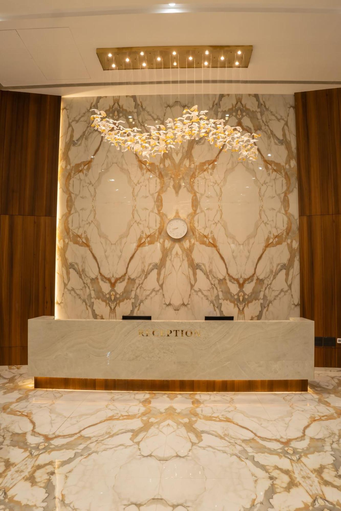 Hotel Pride Elite, Daman Extérieur photo